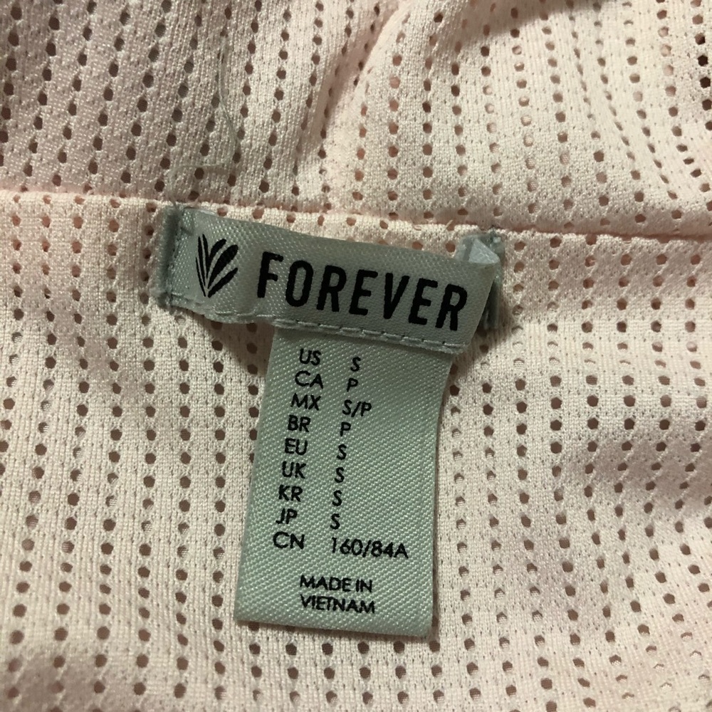 Pink windbreaker - Picture 2 of 3